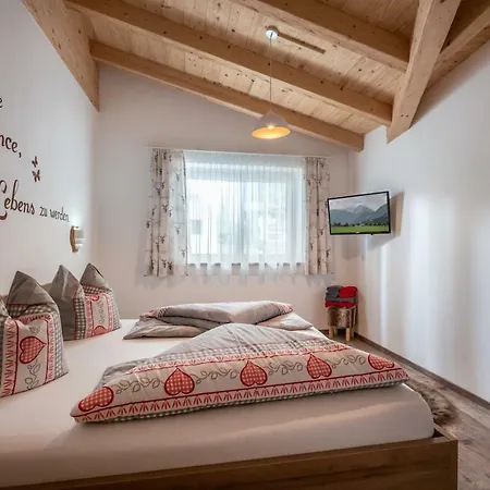Alpinjuwel In Hippach Apartment Exterior photo